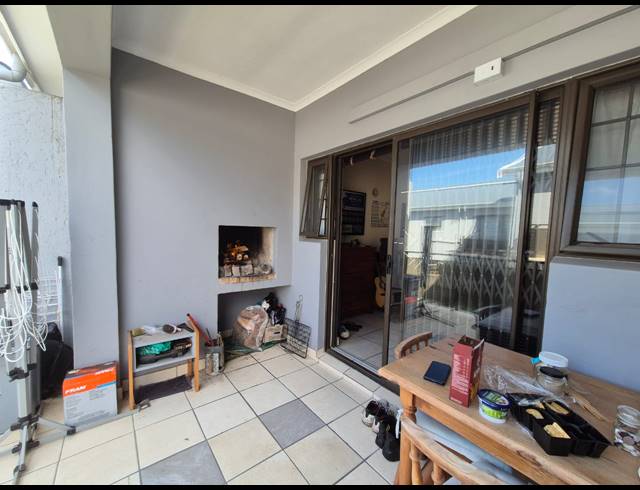 2 BEDROOM APARTMENT FOR SALE IN HARTENBOS CENTRAL